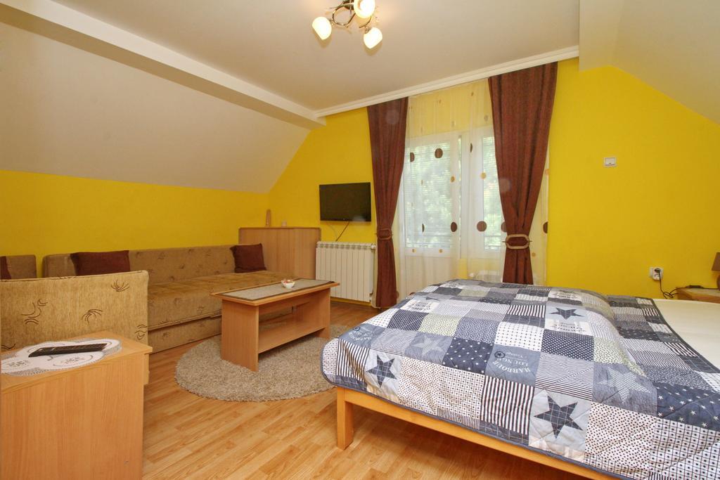 Apartments Junior Ζλάτιμπορ Εξωτερικό φωτογραφία
