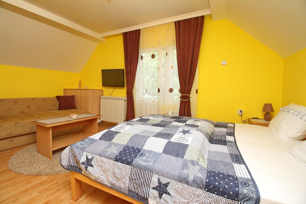 Apartments Junior Ζλάτιμπορ Εξωτερικό φωτογραφία