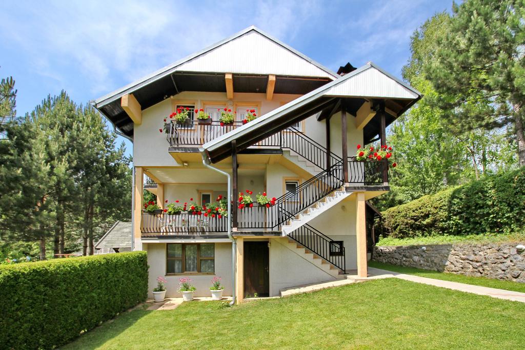 Apartments Junior Ζλάτιμπορ Εξωτερικό φωτογραφία